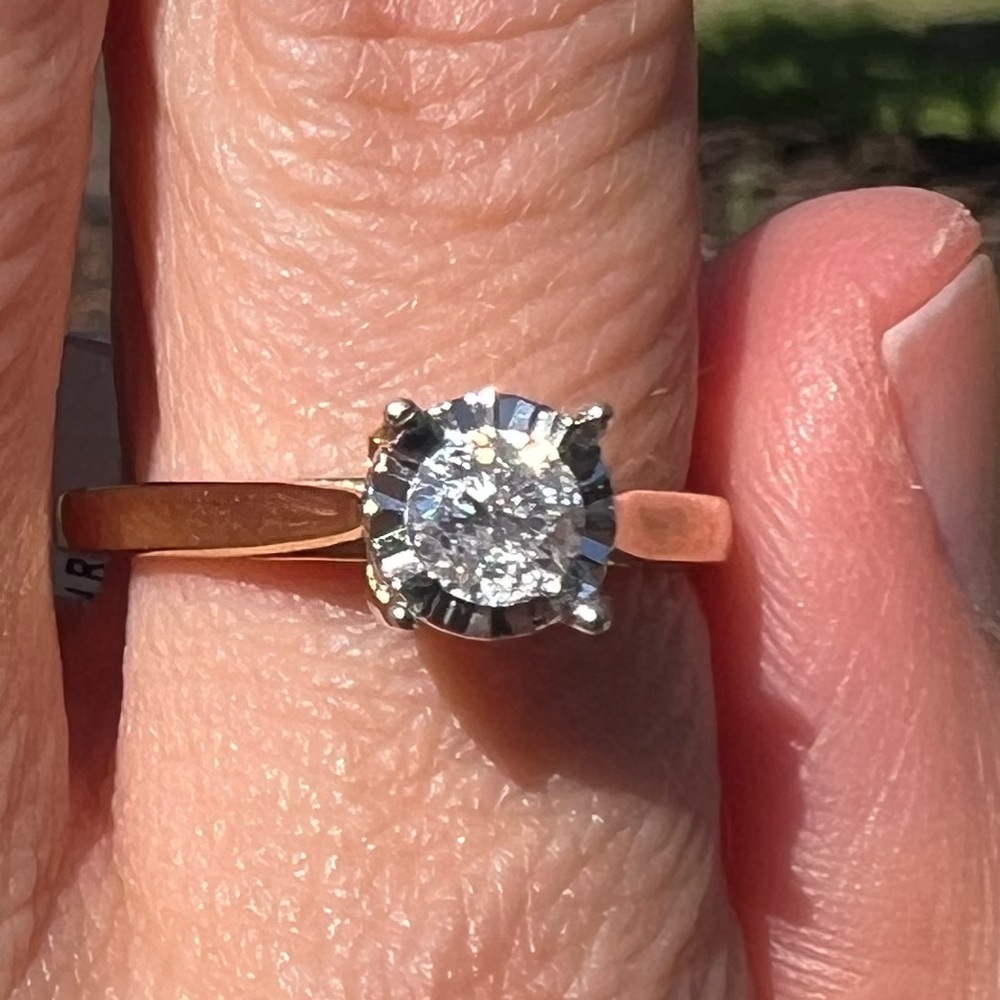 10K yellow gold 1/2 Carat T.W. Round Diamond Solitaire Ring size 7 - Picture 5 of 15